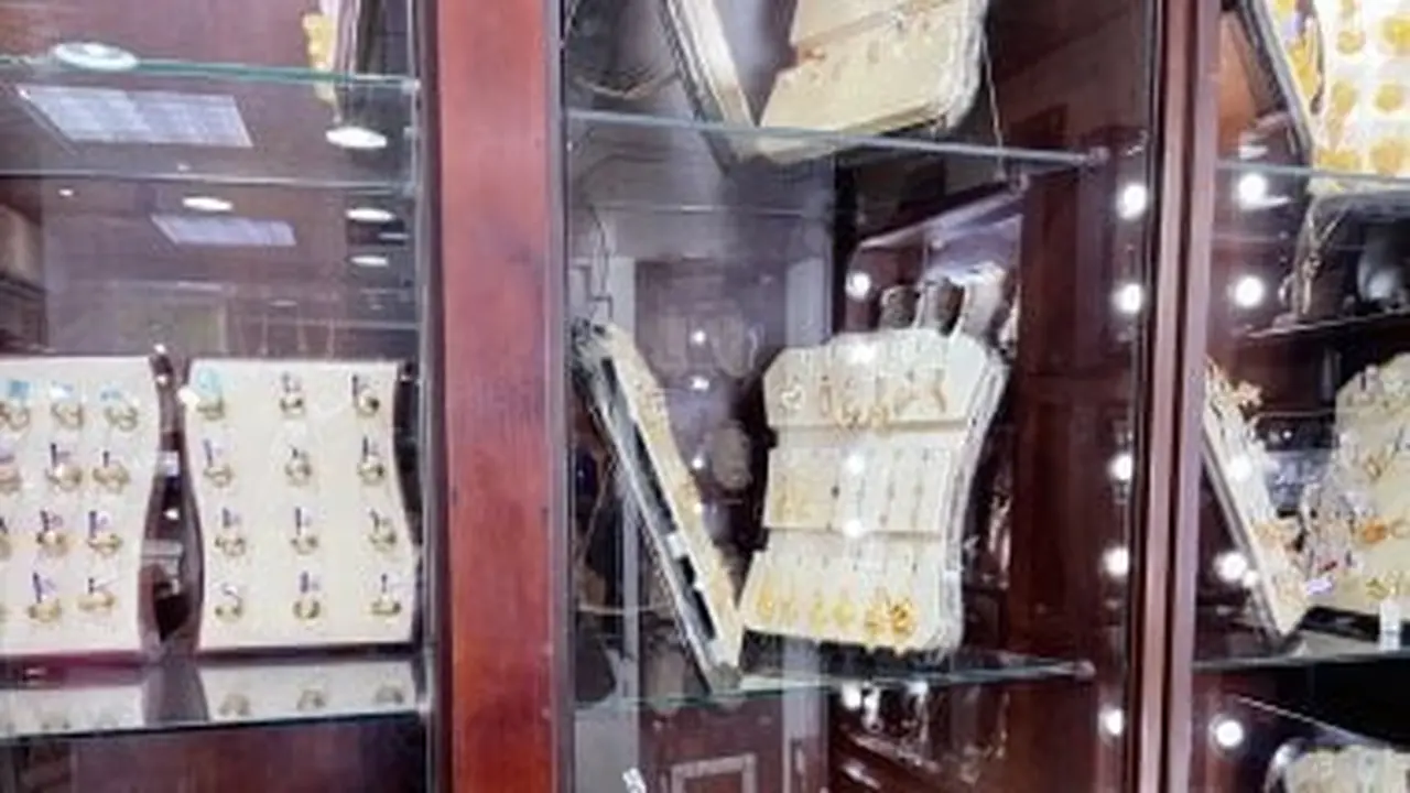 تذبذب طفيف في سعر ذهب عيار 21 داخل مصر الجمعة 13 مارس